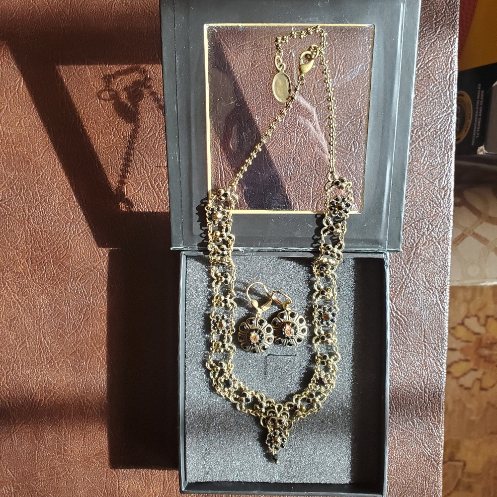 necklace and earrings set
